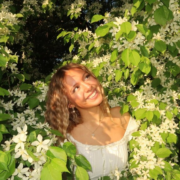 Meet your Posher, Adi - Picture 2 of 2